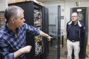 José Fernández visita los más de 120 servidores que dan servicio a la Red Provincial de Comunicaciones.