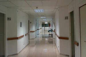 Pasillo del Hospital Torrecárdenas en la capital.