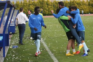 Los jugadores celestes celebrando un gol.