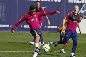 Dani Romera entrenando con el primer equipo del Barça.