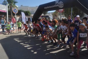 Salida de la carrera para los más pequeños.