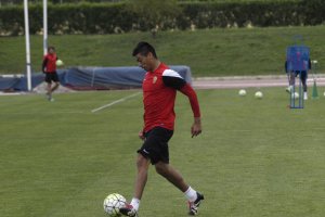 Juan Ramírez centrando en el Anexo.