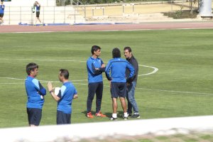 Alberto Benito hablando con Zapata y Goro.