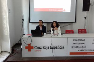 Fran Vicente y Mar Pageo en el balance de Cruz Roja 2015.