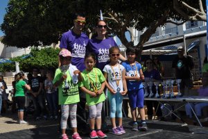 Uno de los podios con pequeños campeones.