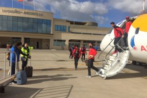 La expedición rojiblanca a su llegada a Logroño en el viaje de ida.