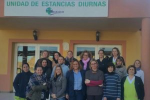 Personal de la la residencia con Amelia Natalia Ruiz.