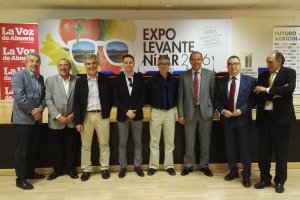 Ponentes y organizadores de la jornada sobre el tomate