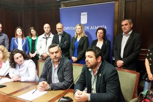 Alcaldes de las comarcas de Nacimiento y Andarax han estado en la rueda de prensa.