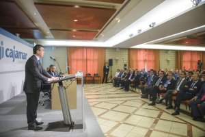 Eduardo Baamonde, nuevo presidente de Cajamar, se dirigió ayer en su primer discurso a la asamblea formada por más de 250 socios delegados La Envía