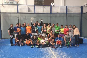 Ellos celebraron un cumpleaños feliz.