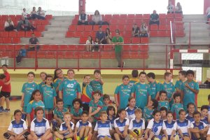 Los equipos en la pista.