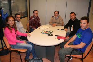 José Juan Rubí reunido con las fuerzas vivas del fútbol roquetero.