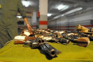 Subasta de armas en la Comandancia de la Guardia Civil.