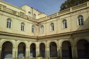Imagen del interior del recinto del Hospital Provincial.