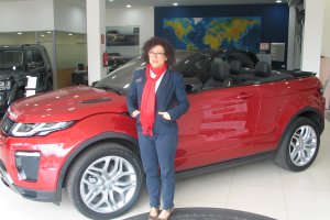 Vanessa Valverde del departamento de ventas de Nieto Motor