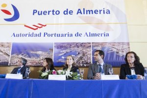 La ministra de Fomento en funciones en la inauguración de la 1ª fase del dique de Poniente.