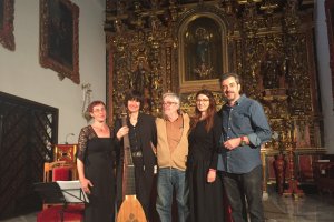 Equipo del recital ‘El agua sobre cristal’ tras el ensayo del martes en Las Puras.