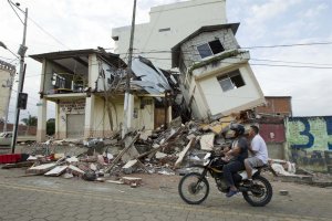 El terremoto de Ecuador se ha cobrado la vida de al menos 525 personas.
