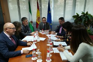 El delegado con varios responsables de áreas