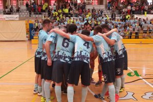 Los jugadores celestes haciendo piña.