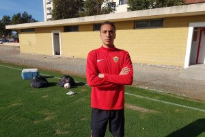 Sofián Chakla en el campo de la Vega.