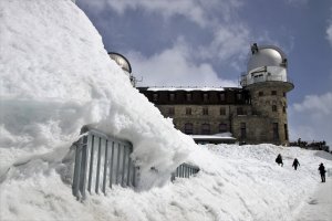 Un hotel en los Alpes suizos.