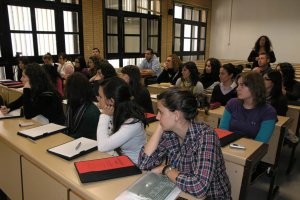 Alumnos de la UAL en una de las clases impartidas en el campus.