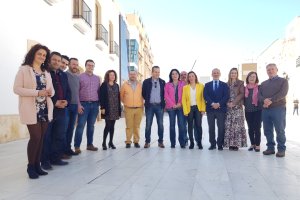 Alcaldes y concejales socialistas de la comarca del Levante se reunieron ayer con la parlamentaria Sonia Ferrer.