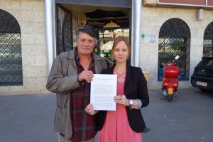 Concejales de Somos Mojácar con la denuncia contra la alcaldesa.