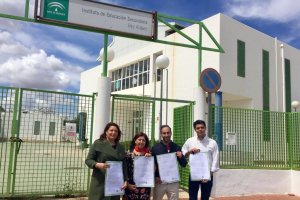 La portavoz del PP-A, Carmen Crespo, junto a Rosa Mª Cano, alcaldesa de Mojácar, Daniel Rodríguez y Fco. J. Soler.