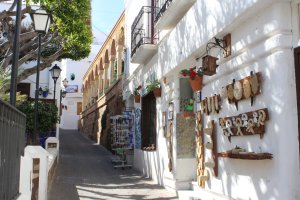 Tradicional calle de Mojácar pueblo.