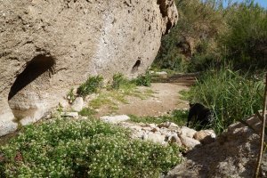 Estado habitual del río Aguas, sin caudal.