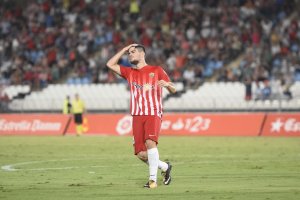 Pozo se lamenta de una jugada.