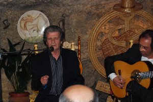 José Sorroche, cantaor de referencia, durante uno de sus recitales en El Morato con la guitarra de Pepe Habichuela.