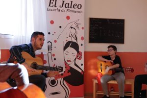 El centro, ubicado en calle Armuña del Almanzora, 15, en Almería, ofrece cursos de verano relacionados con el flamenco.