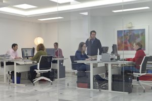 La empresa comenzó su andadura en la comunicación, el marketing y la publicidad en 2007, de la mano de Alberto Gutiérrez.