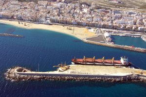 Dique de abrigo del puerto de Garrucha.