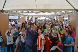Roberto Santiago ha causado furor en la Feria del Libro esta mañana.
