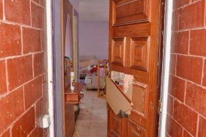 Imagen de uno de los pisos y viviendas oKupadas en los últimos tiempos en la zona del Levante almeriense.