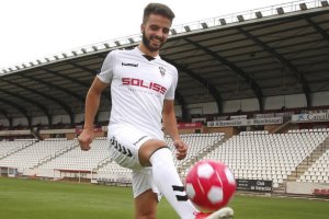 Pelayo en su presentación con el Albacete.