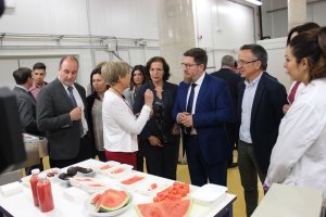 El consejero visita las instalaciones de Tecnova ubicadas en el PITA.