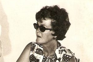 Janet Newton, en la época en la que llegó a Mojácar como guía turístico.