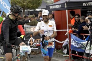 El corredor roquetero llegando a la meta.