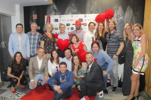 Colaboradores con la fiesta-cóctel que organizó Cristina Sánchez a favor de la Fundación Menudos Corazones.