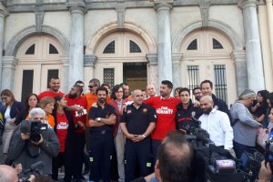 Satisfacción tras el juicio celebrado  en la capital de Lesbos. (Foto: Junta de Andalucía)