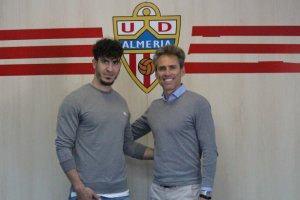 José María Azores con Miguel Ángel Corona en la sede del club.