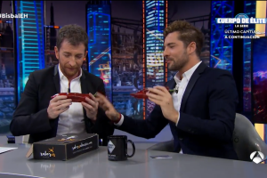 Pablo Motos y David Bisbal, durante el programa.