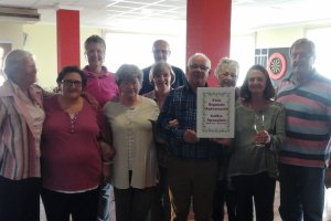 Algunos de los integrantes del ‘Coffe Spanglish’ celebrando el segundo aniversario.