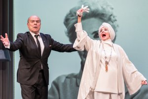 Concha Velasco protagoniza ‘El funeral. Una comedia sobrenatural’ junto a Antonio Resines (Foto: Gerardo Sanz).